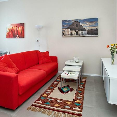 Housmart Bondi 61 Apartment Bologna Bagian luar foto