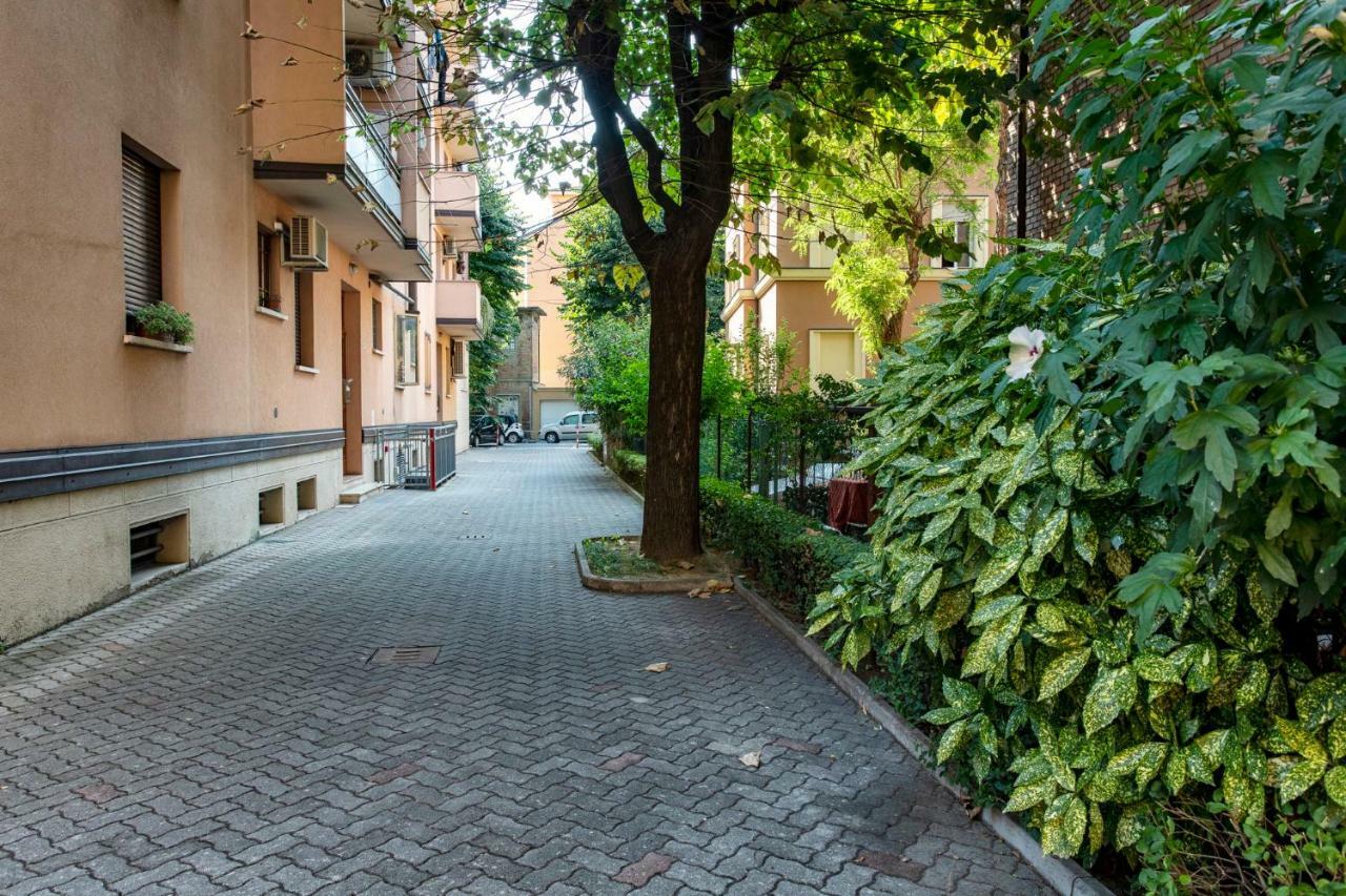 Housmart Bondi 61 Apartment Bologna Bagian luar foto